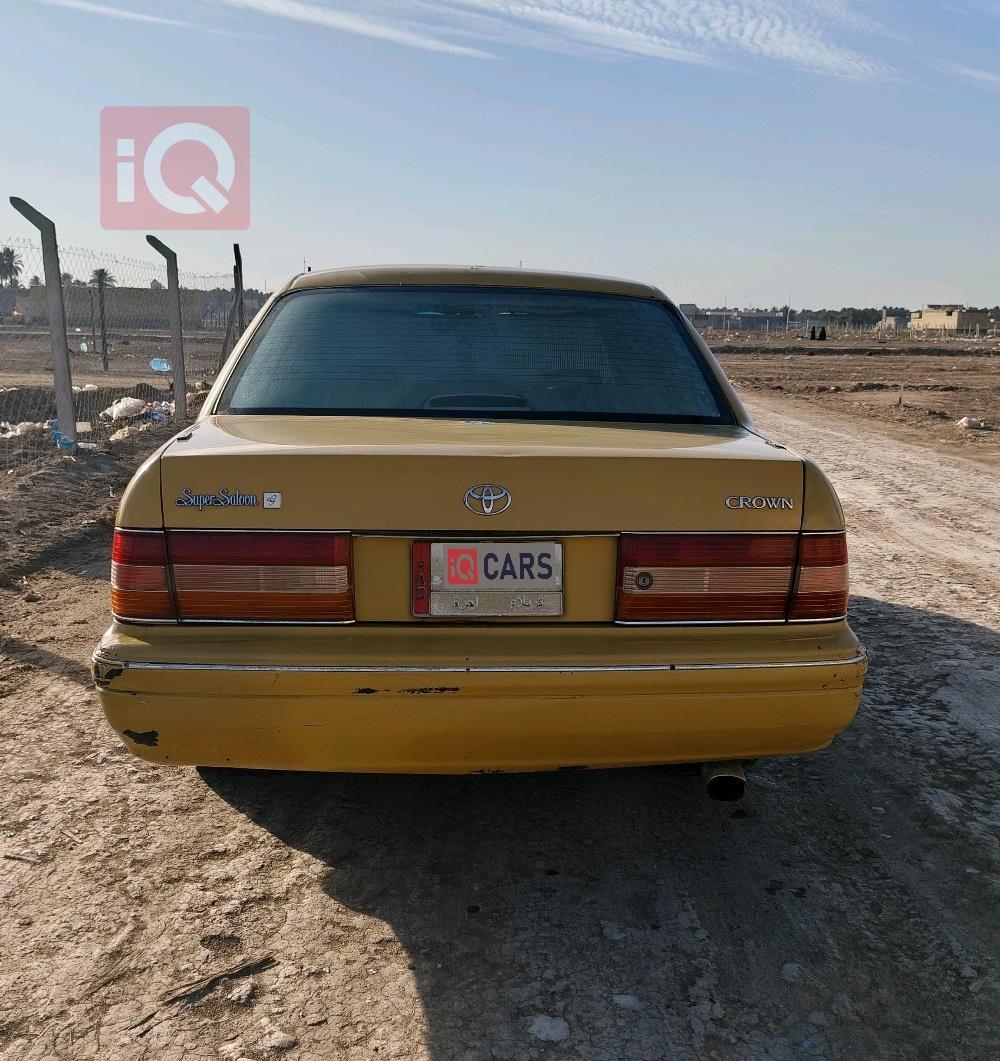 تۆیۆتا کراون